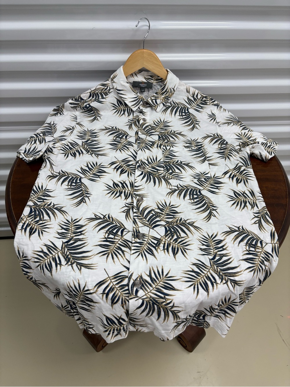 Men's White Tropical Leaf Short-Sleeve Button-Up Shirt